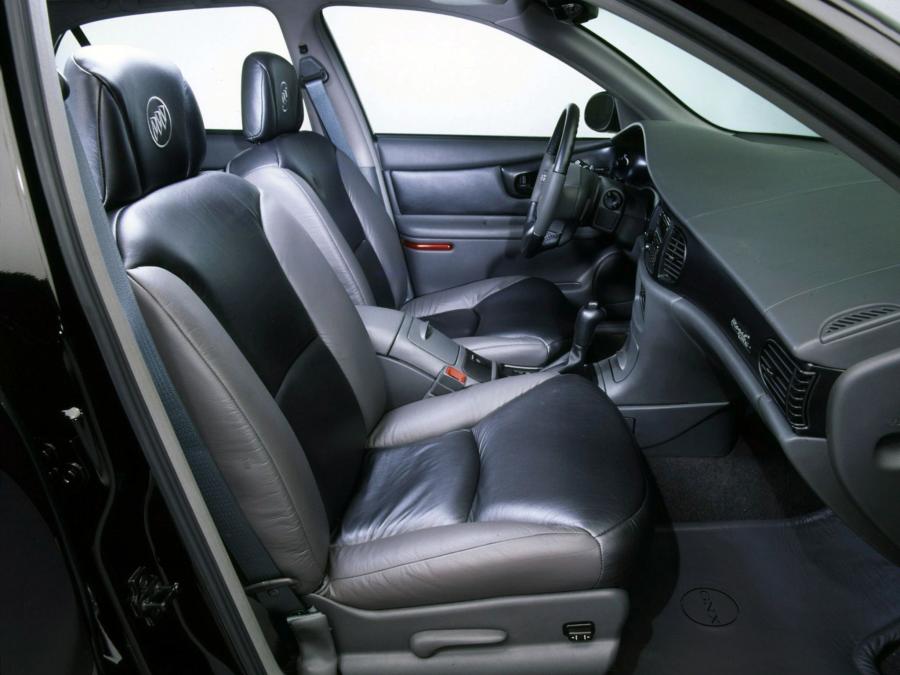  Buick Regal GNX Show Car 2000 года  (фото 2 из 4)